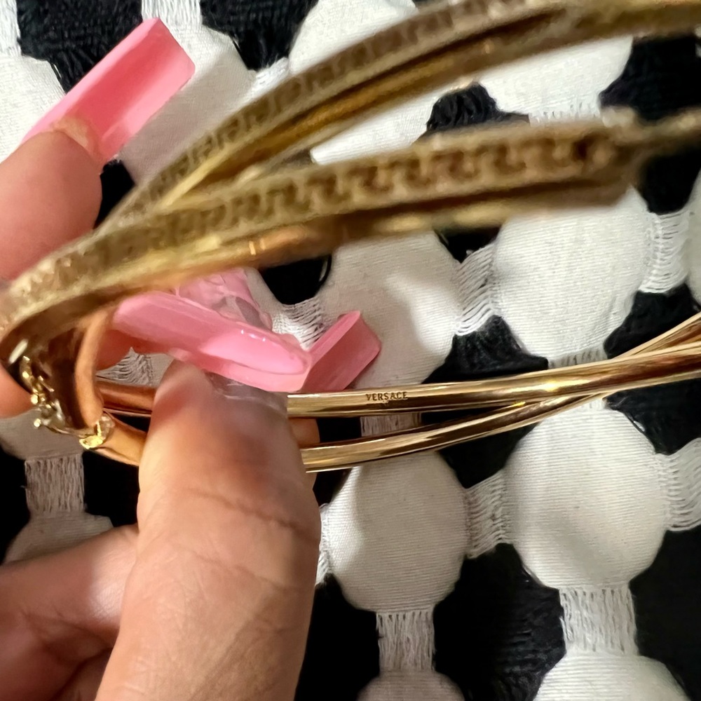 Versace hoops - Picture 3 of 5